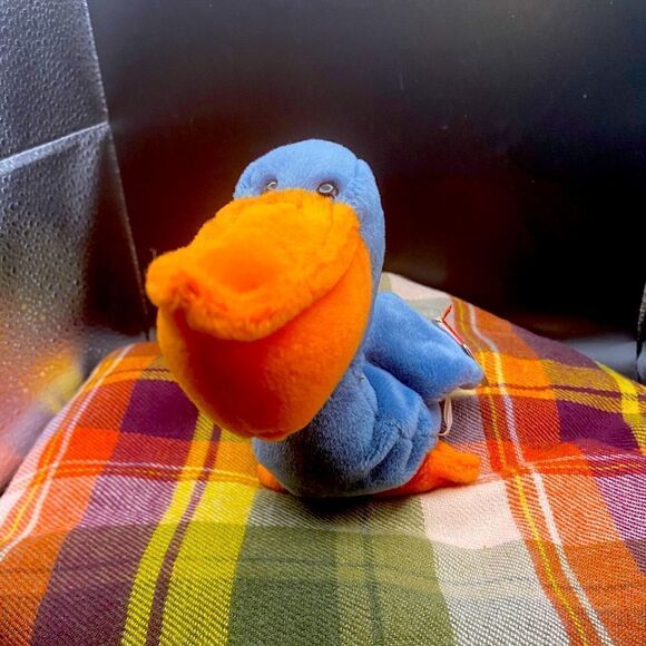 Mint condition rare/retired Ty BB Scoop the Pelican. - Picture 1 of 12